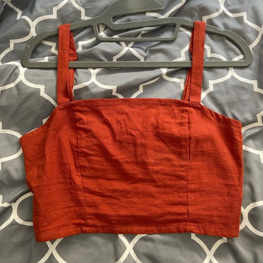 Garage Crop Tank